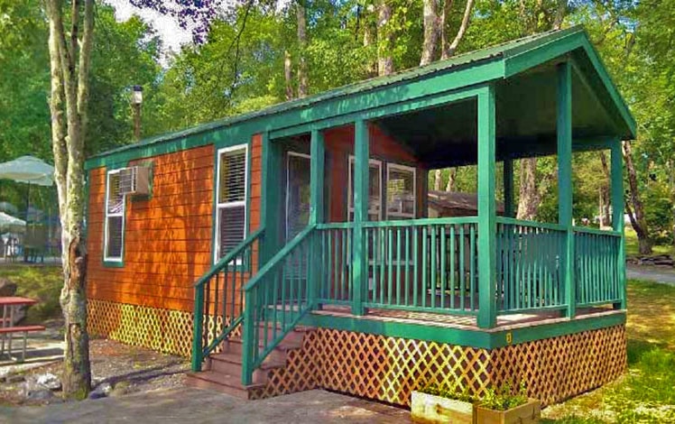 Delaware-Water-Gap-KOA-cabin-in-woods