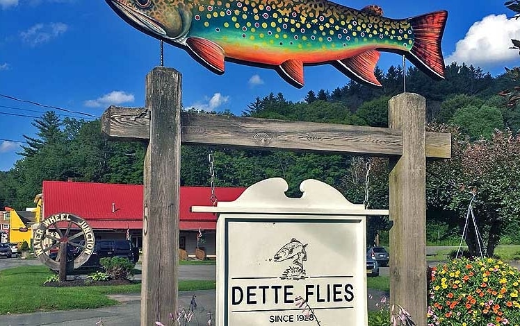 Dette Flies exterior