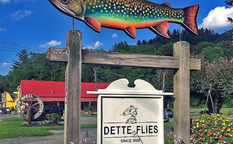 Dette Flies exterior