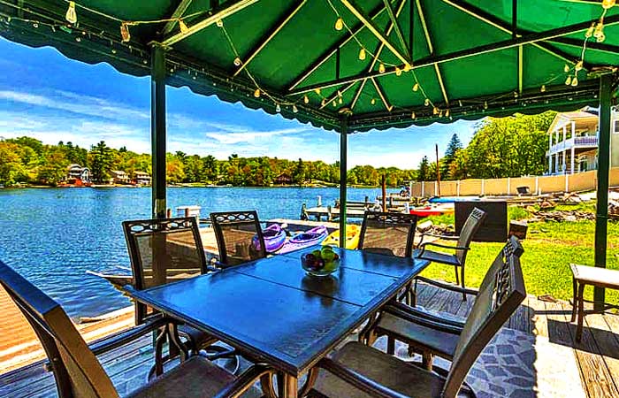 Dock Holiday Outdoor Dining