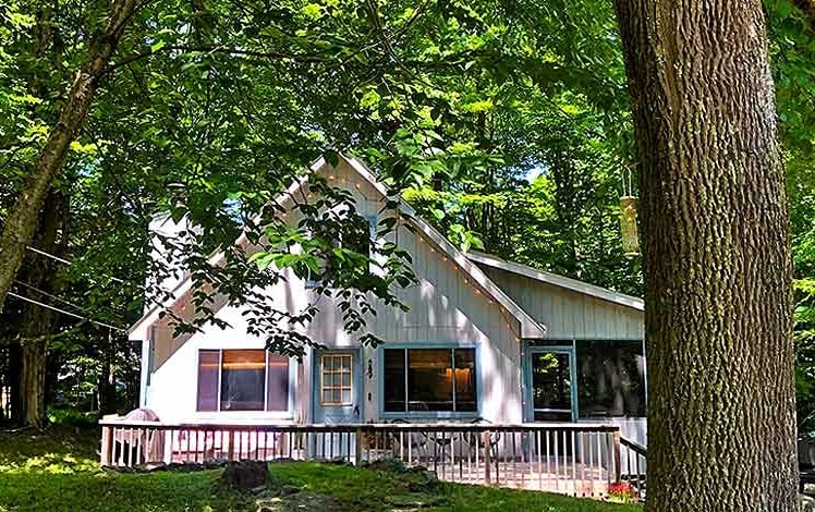 Dreamer's Cabin Exterior Front