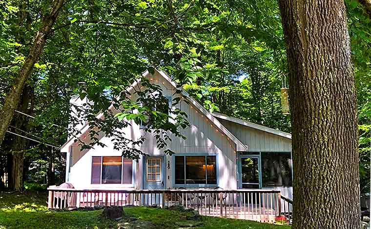 Dreamer's Cabin Exterior Front