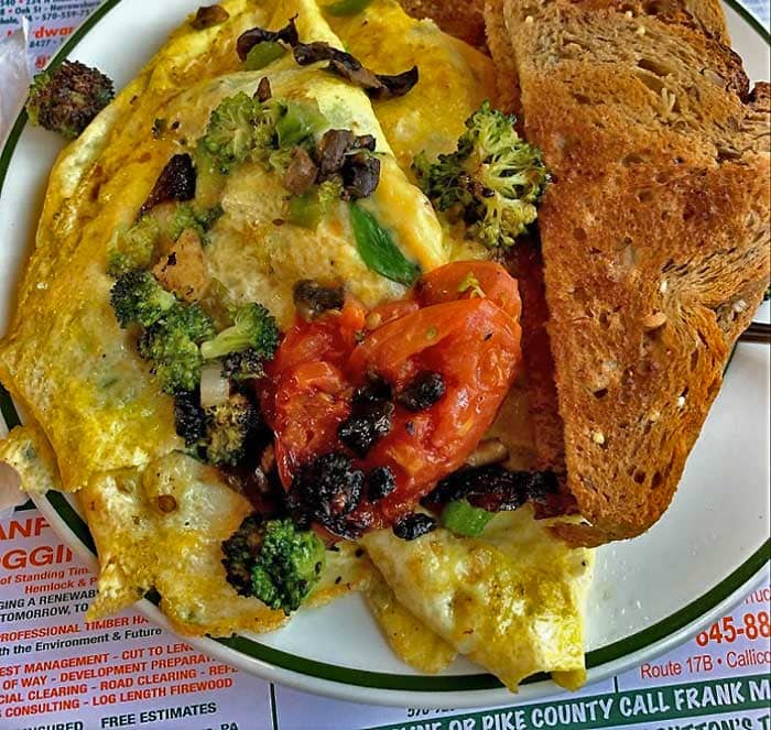 dutton's tyler hill omelet and toast