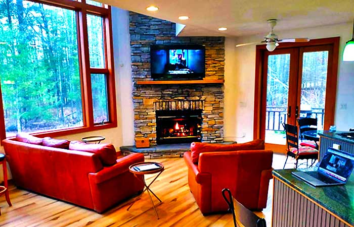 Eldred Lakefront Vacation Living Room