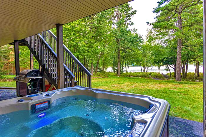 Elk Lodge Hot Tub