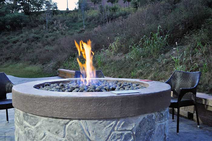 Fairfield Inn & Suites Stroudsburg fire-pit