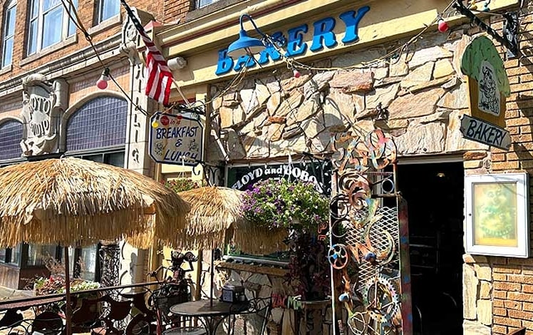 Floyd & Bobos Bakery exterior