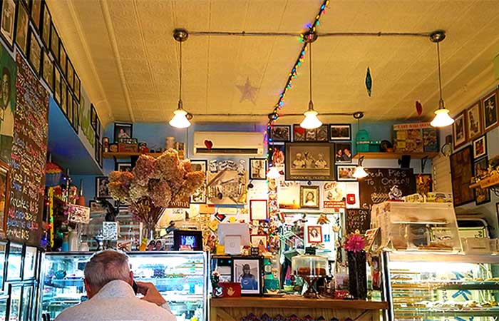 Floyd & Bobos bakery interior