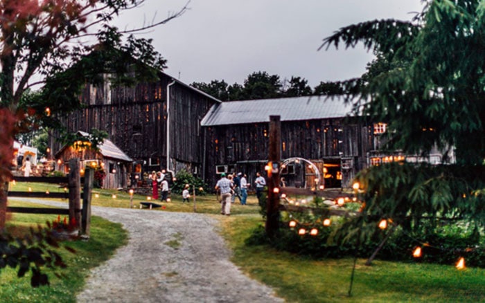 Fox-Hill-Farm-Weddings-the-barn