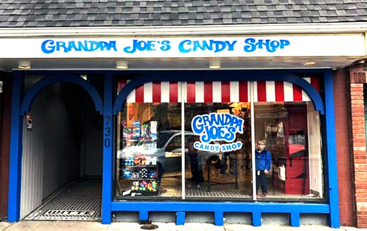 M&M's Plain 62oz Tub - Grandpa Joe's Candy Shop