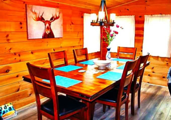 Great Bear Cabin Dining Room