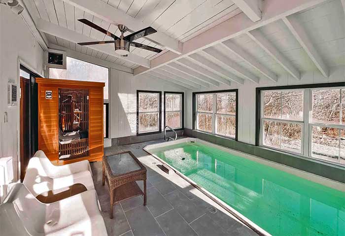Green Fawn Cabin indoor pool