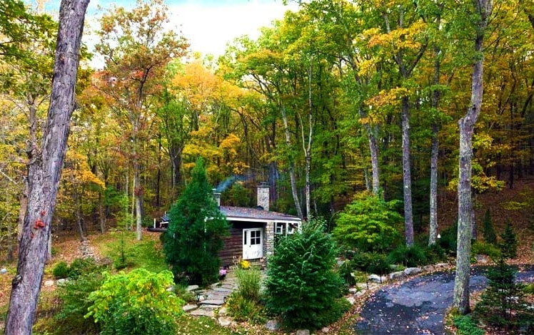 Grotto Grove Cabin Exterior