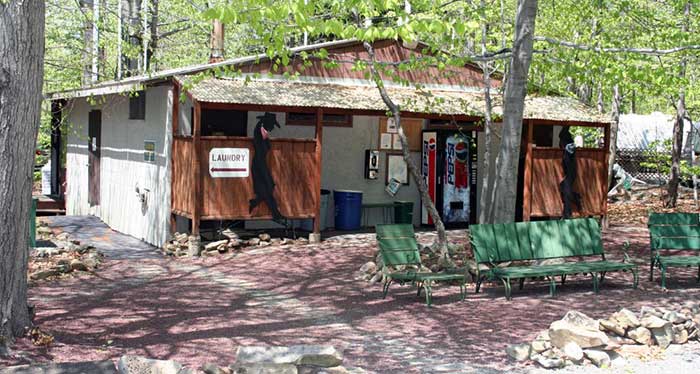 Hemlock-Campground-&-Cottages-bathhouse