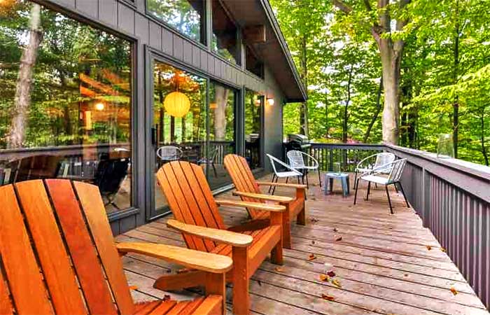 Hemlock House in Lake Naomi Deck