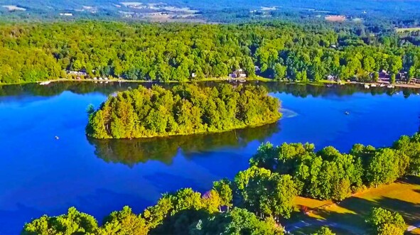 Hermit Island at Keen Lake