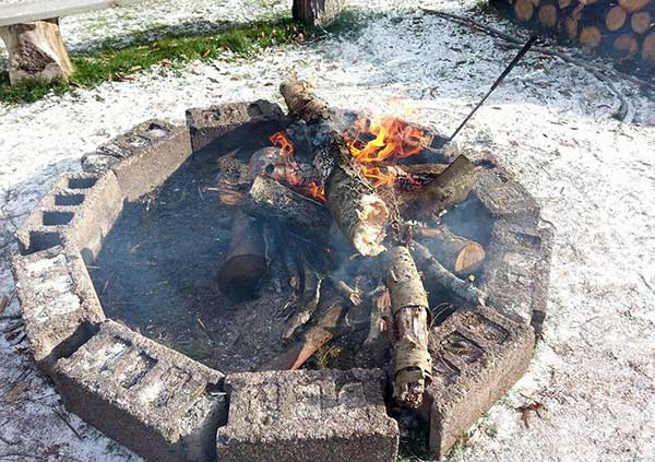 High-Country-Cottages-&-Motel-motel-rooms-fire-ring