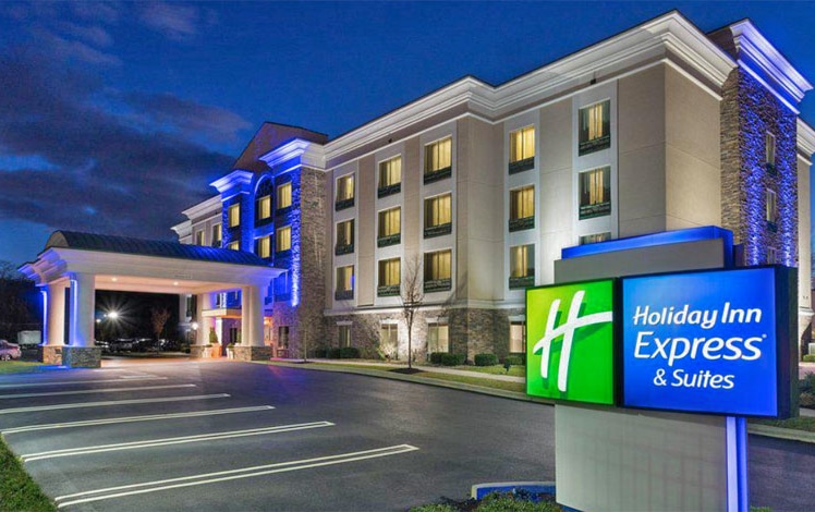 Holiday-Inn-Express-&-Suites-Stroudsburg-exterior-carport