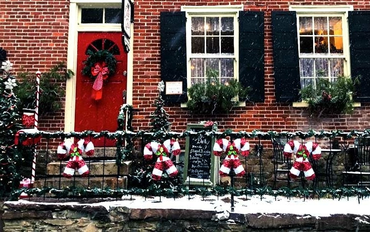 Jingle Bells Christmas Shoppe exterior