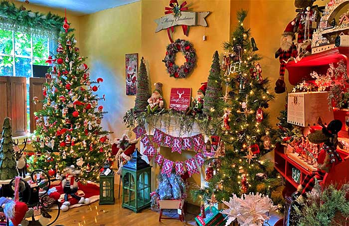 Jingle Bells Christmas Shoppe interior