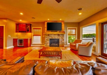 Lake Front Vista Living Room