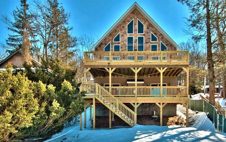 Lake Harmony Chalet exterior