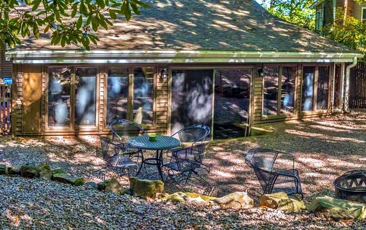 Lake Harmony Cottage Exterior