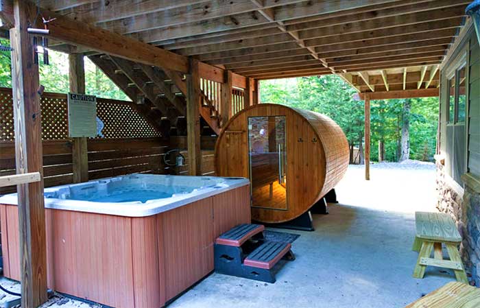 Lake Harmony Lake Walk Lodge hot tub and sauna