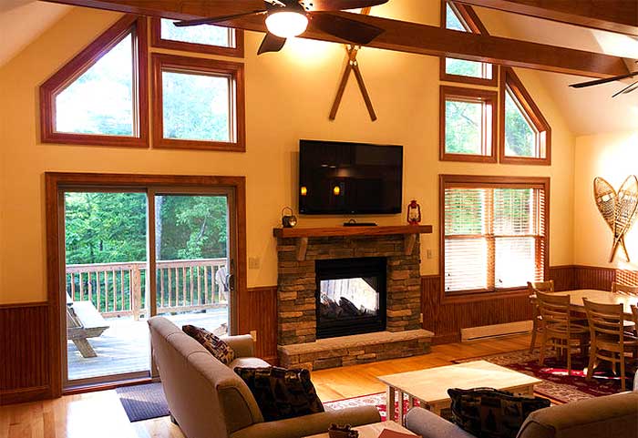 Lake Harmony Lake Walk Lodge living room and fireplace