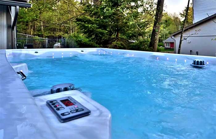 Lake Harmony Paradise Cottage hot tub