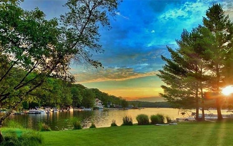 lake harmony view from shore