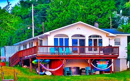 Lakefront Cottage in Bethel Exterior