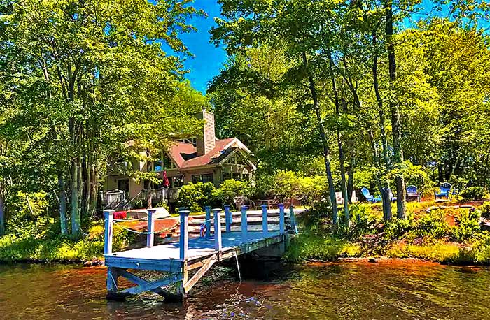 Lakefront Northern Retreat Boat Dock