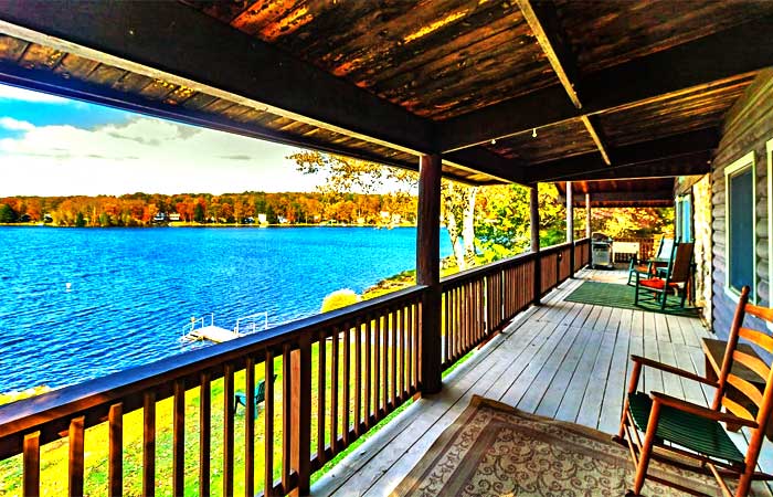 Lakefront Paradise Deck