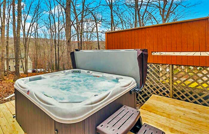 Lazy Bear Lodge Hot Tub