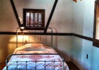 Le Petite Cabine bedroom