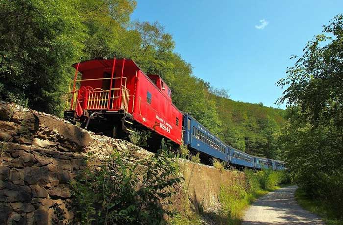 Lehigh-Gorge-Scenic-Railway-caboose