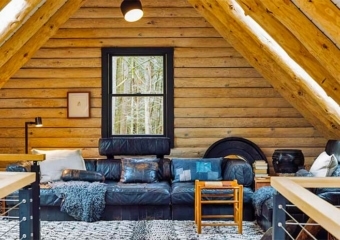 Little River Log Cabin Living Room