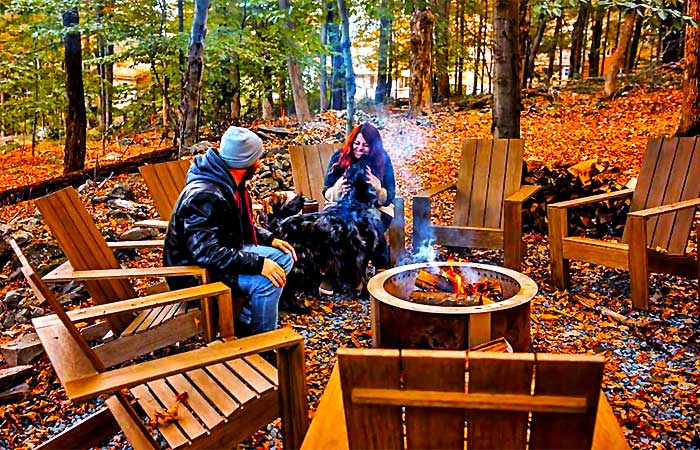 Luxurious Lake Ariel Cabin Fire Pit