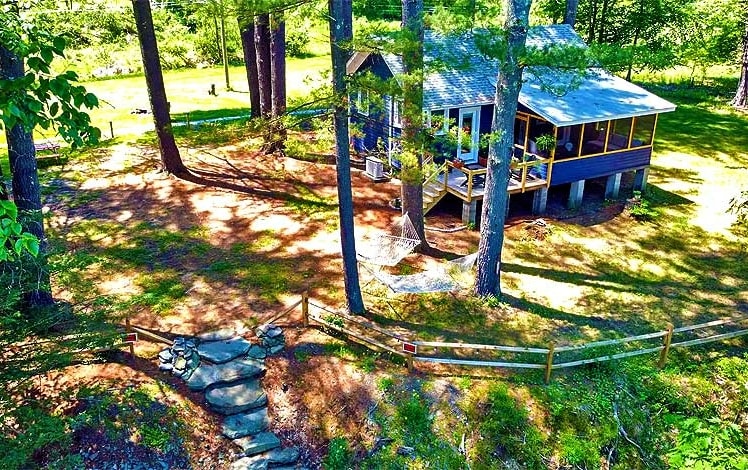 Luxurious River View Cabin exterior