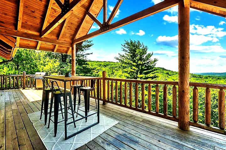 Luxury Log Cabin Deck Dining