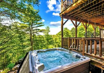 Luxury Log Cabin Hot Tub