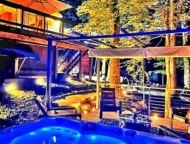 Luxury Sanctuary Backyard and Hot Tub
