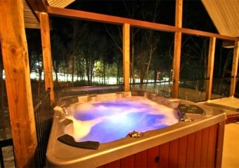 Masthope Ski-In/Ski-Out hot tub