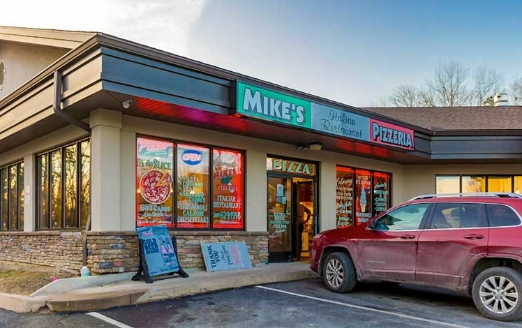 Mike’s Pizzeria effort exterior