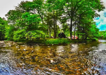 Modern Catskills Creekfront A-Frame Creek