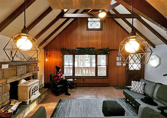 Modern Chalet in Arrowhead Lake main room