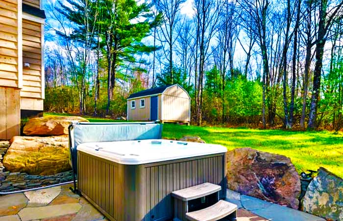 Modern Farmhouse Near Bethel Woods Hot Tub