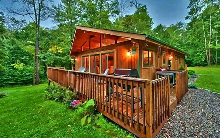 modern rustic 30 acre cabin exterior