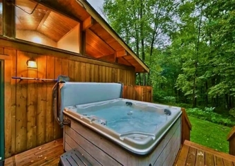 Modern Rustic 30 Acre Cabin Hot Tub on Deck